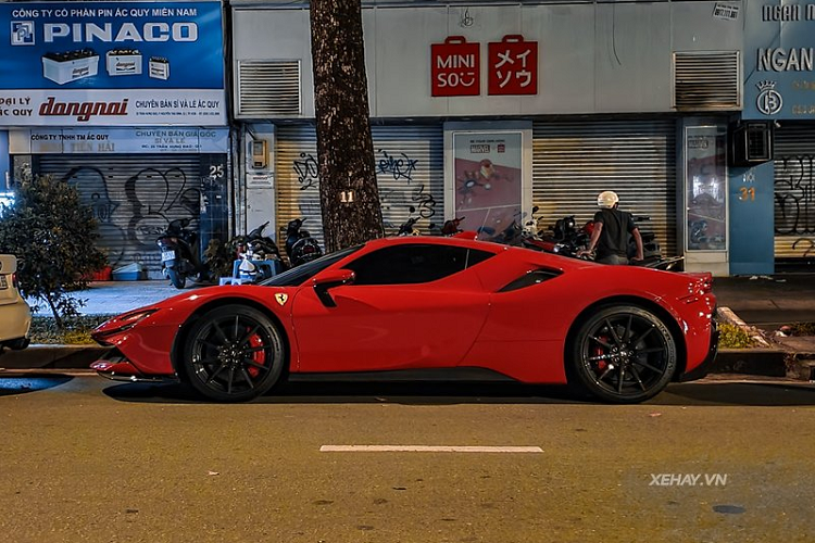 Sieu xe Ferrari SF90 Stradale ve Viet Nam gia hon 40 ty dong-Hinh-7