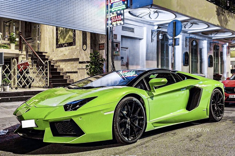 Chi tiet Lamborghini Aventador Roadster xanh com gia hon o Sau Gon-Hinh-4