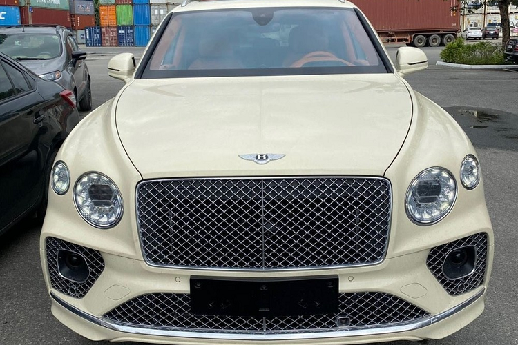 Dai gia Bac Ninh tau Bentley Bentayga V8 hon 20 ty dong-Hinh-7