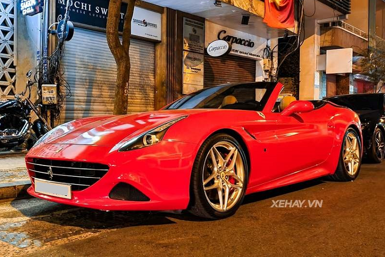 Ngam Ferrari California T thay ao moi o Sai Gon