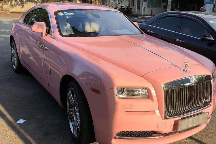 Can canh Rolls-Royce Wraith mau hong ba Nguyen Phuong Hang-Hinh-3