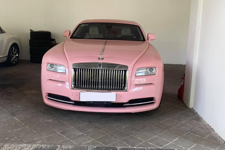 Can canh Rolls-Royce Wraith mau hong ba Nguyen Phuong Hang-Hinh-5