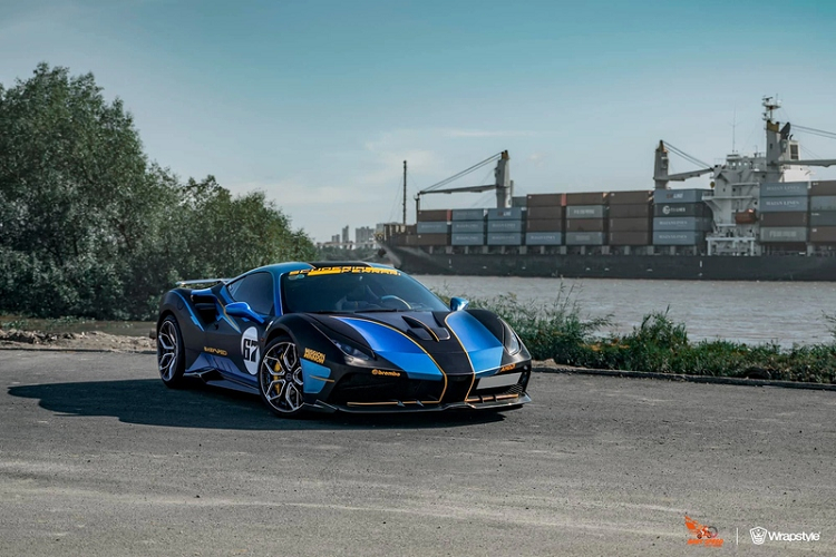 Dai gia An Giang chi hang tram trieu dong thay ao Ferrari 488 GTB-Hinh-2