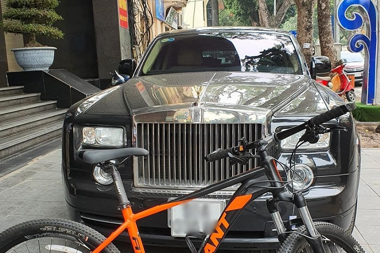 Rolls-Royce Phantom “Rong” hon 35 ty cua Bau Kien tai xuat bat ngo-Hinh-2