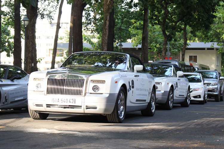 Dai gia nao so huu Rolls-Royce Phantom chuc ty nhieu nhat Viet Nam?-Hinh-2