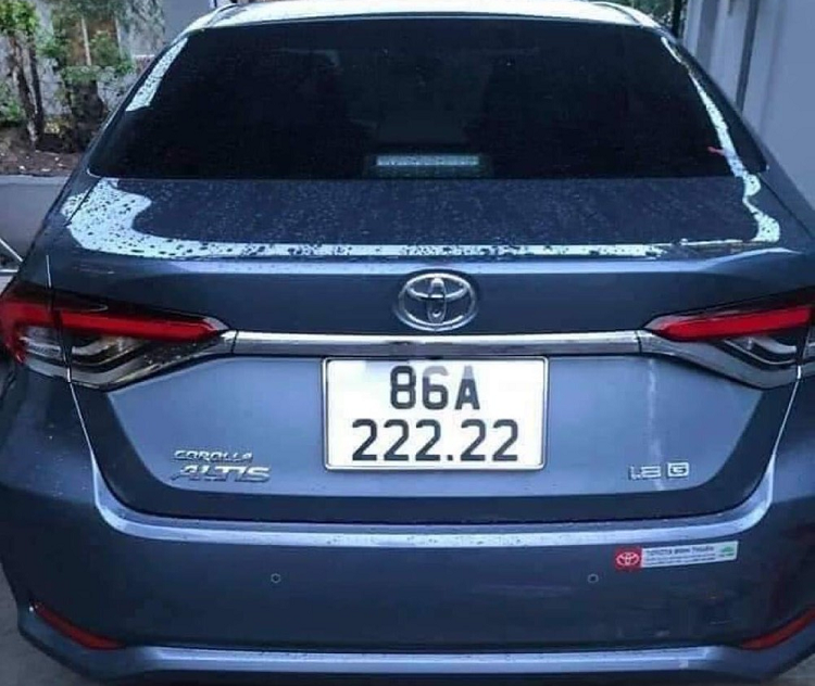 Chu xe Toyota Corolla Altis bam trung bien so ngu quy 2-Hinh-2