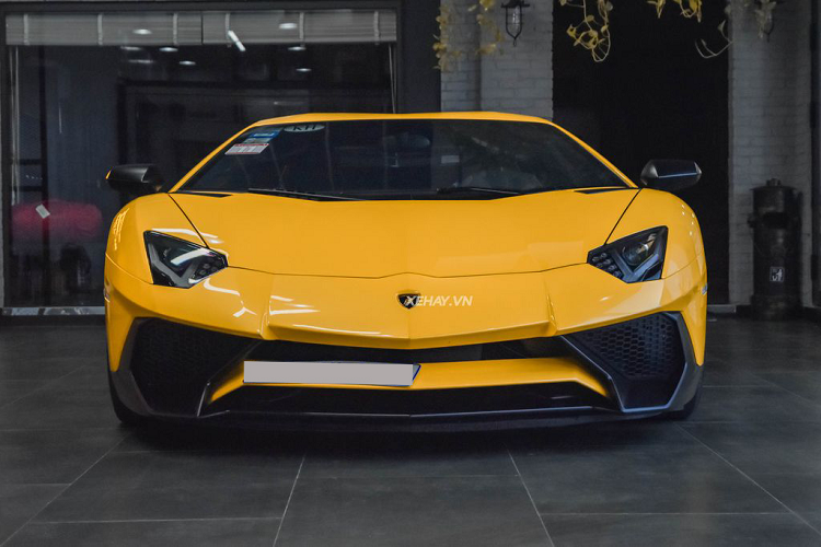 He lo Lamborghini Aventador SV Coupe thu hai tai Viet Nam-Hinh-3