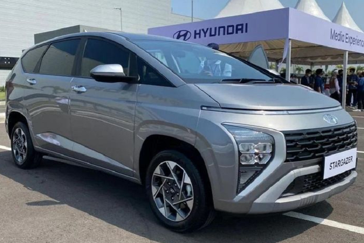 Ngam Hyundai Stargazer 2023 gia re tu 378 trieu dong-Hinh-4