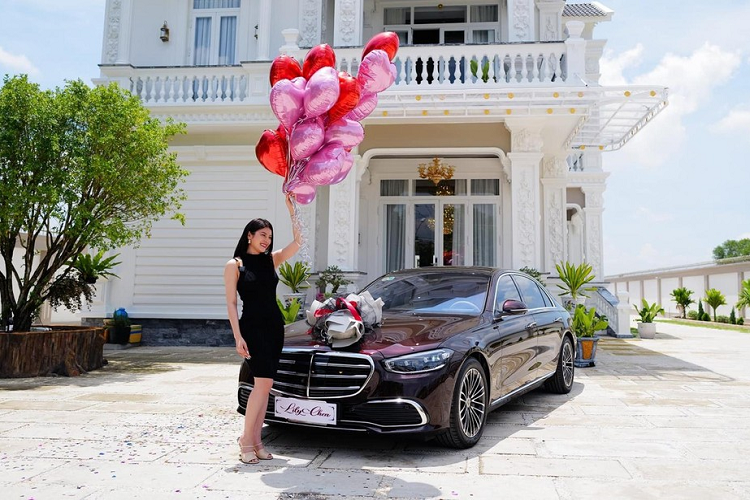 Lily Chen tau Mercedes-Benz S450 2022 gia hon 5 ty