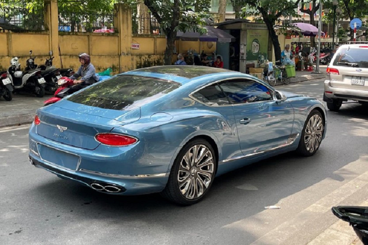 Can canh xe sieu sang Bentley Continental GT V8 Mulliner hon 21 ty dong-Hinh-2