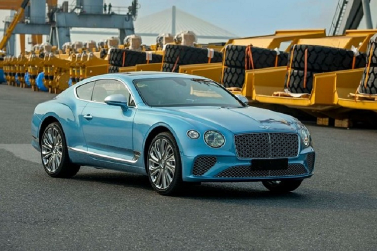 Can canh xe sieu sang Bentley Continental GT V8 Mulliner hon 21 ty dong