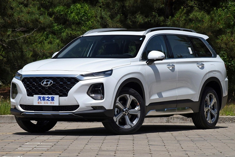 Hyundai SantaFe 2023 co phien ban 6 cho sang chanh-Hinh-2