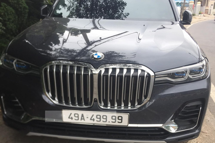 Can canh BMW X7 bien tu quy 9 cua dai gia Lam Dong