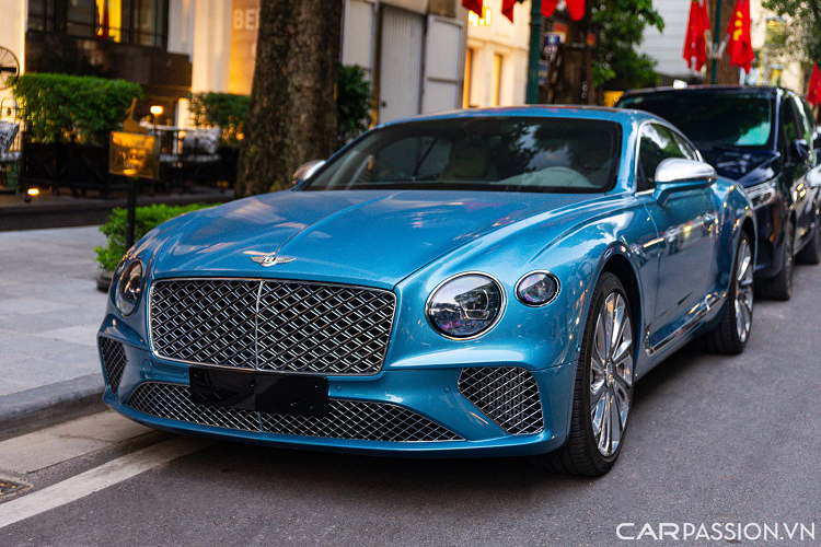 Bat gap Bentley Continental GT Mulliner hon 21 ty lan banh o Ha Noi