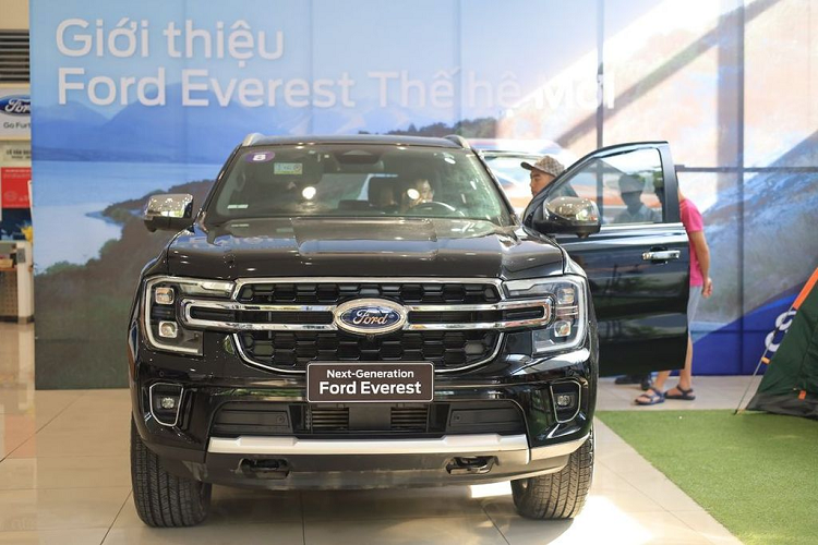 Ford Everest 2023 van khan hang tai Viet Nam, gia chua giam-Hinh-9