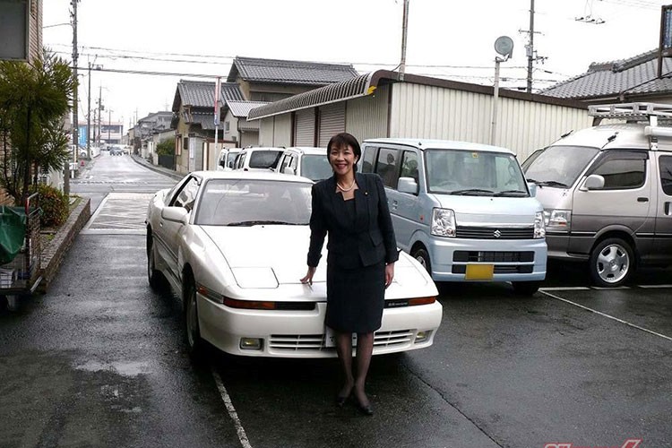 Ngam o to Toyota Supra cua nguoi phu nu quyen luc nhat Nhat Ban-Hinh-9