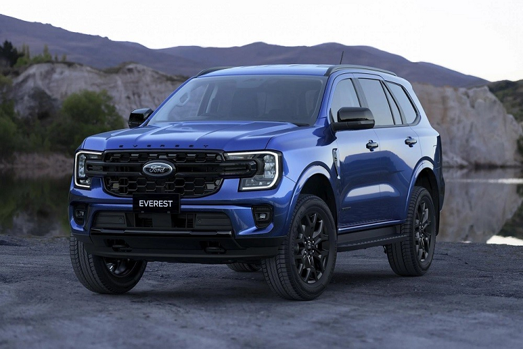 Ford Ranger va Everest 2022 khan hang, khach hang phai cho 1 nam-Hinh-2