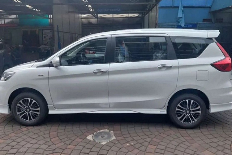 Gia xe Suzuki Ertiga Hybrid 2023 cao nhat 690 trieu dong-Hinh-3