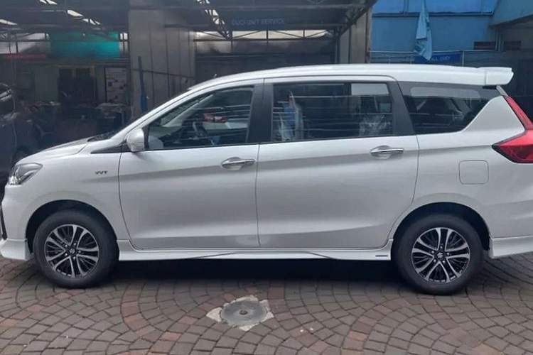 Can canh Suzuki Ertiga Hybrid co gia ban ra tu 539 trieu dong-Hinh-6