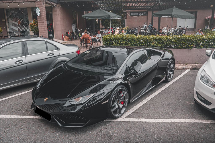 Can canh chiec Lamborghini Huracan mau den bong doc nhat Viet Nam-Hinh-2