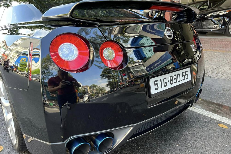 Dai gia Dang Le Nguyen Vu khoe Nissan GT-R gan 9 ty dong o Sai Gon-Hinh-6