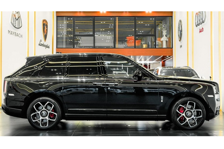 SUV sieu sang Rolls-Royce Cullinan Black Badge duoc rao ban hon 39 ty-Hinh-2