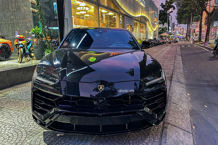 Can canh Lamborghini Urus hon 20 ty mau den doc nhat o Sai Gon-Hinh-2