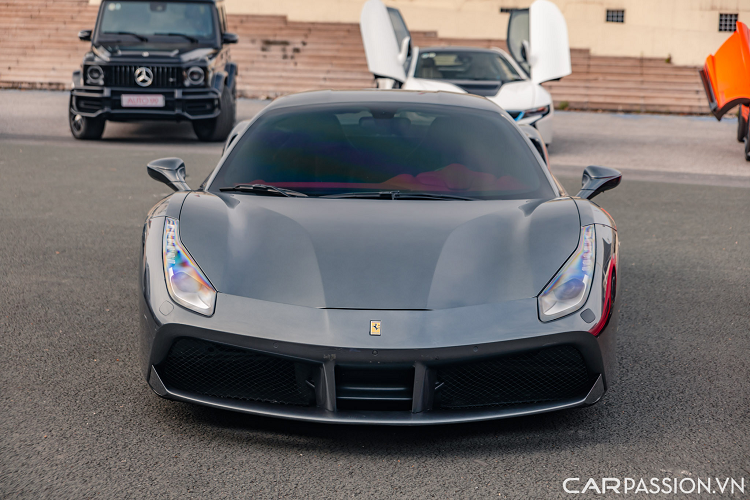 Ferrari 488 GTB co gia sieu re gan 9 ty dong-Hinh-4