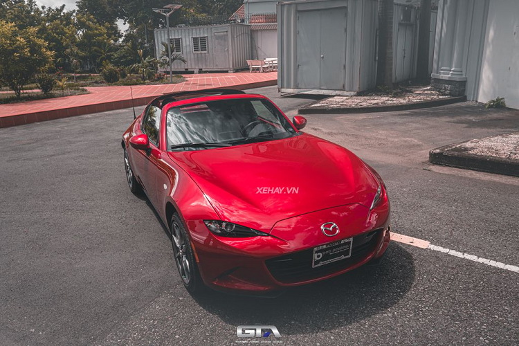 Can canh chiec Mazda MX-5 RF 2022 doc nhat vo nhi tai Viet Nam