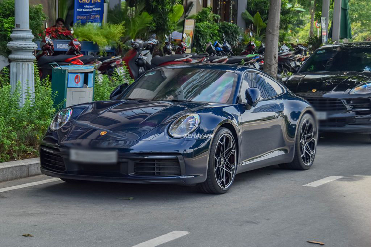 Porsche 911 Carrera 4S do mam Daytona II xuat hien tren pho Sai Gon