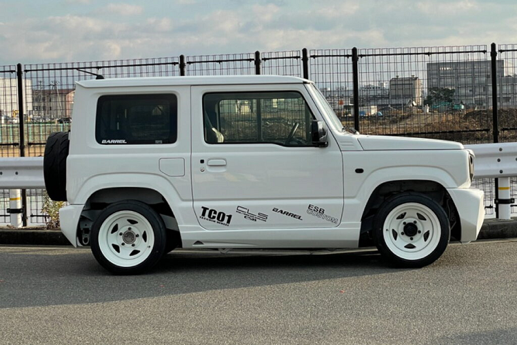 Can canh Suzuki Jimny gia re do cuc 'di'-Hinh-2