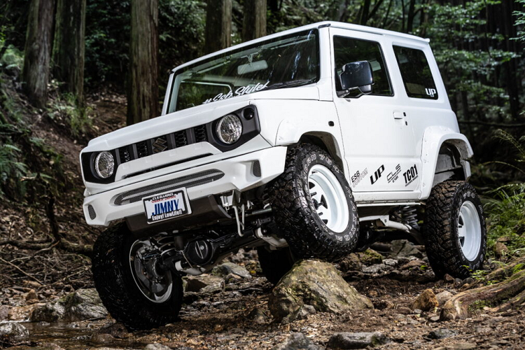 Can canh Suzuki Jimny gia re do cuc 'di'