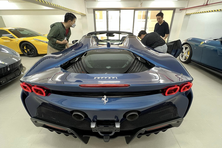 Cuong Do La cho vo con trai nghiem Ferrari SF90 Spider hon 50 ty-Hinh-8