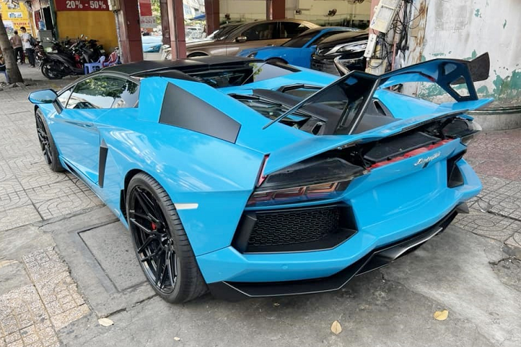 Duong pho Sai Gon xuat hien Porsche 911 GT3 va Lamborghini Aventador Roadster chuc ty-Hinh-8