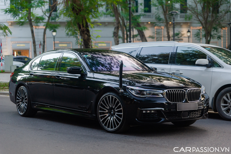 Chi tiet BMW 750Li G12 xDrive M-Sport doc nhat Viet Nam-Hinh-2