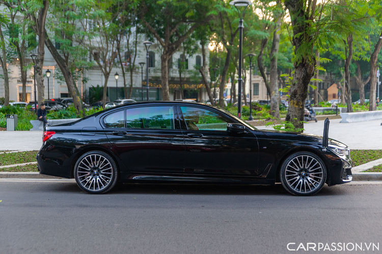 Chi tiet BMW 750Li G12 xDrive M-Sport doc nhat Viet Nam-Hinh-7