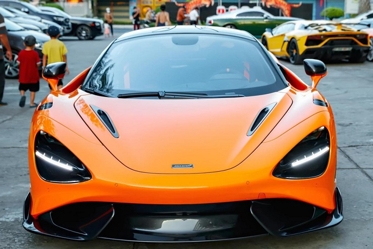 Dai gia Kien Giang chi hon 36 ty mua sieu xe McLaren 765LT-Hinh-7