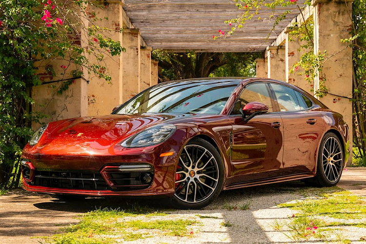 Trieu hoi Porsche Panamera va Bentley Continental GT do nguy co chay no