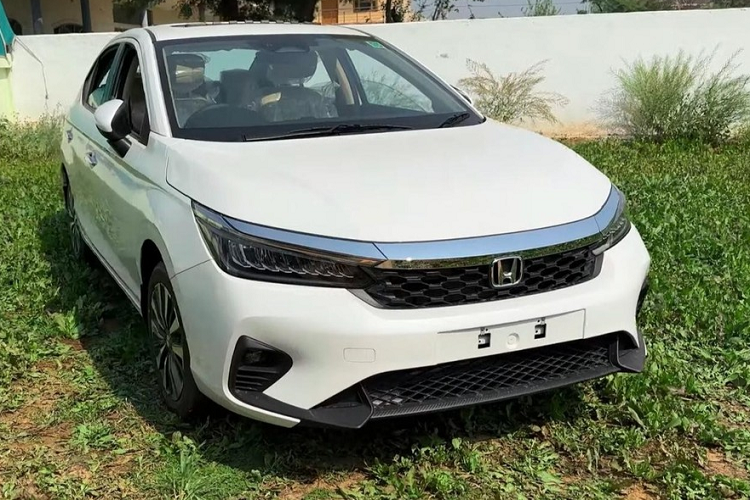 Chi tiet mau xe sedan co B Honda City 2023