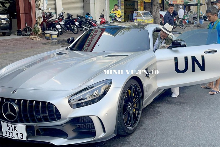 Can canh Mercedes-AMG GT R hon 11 ty bien dep nhat Viet Nam-Hinh-2