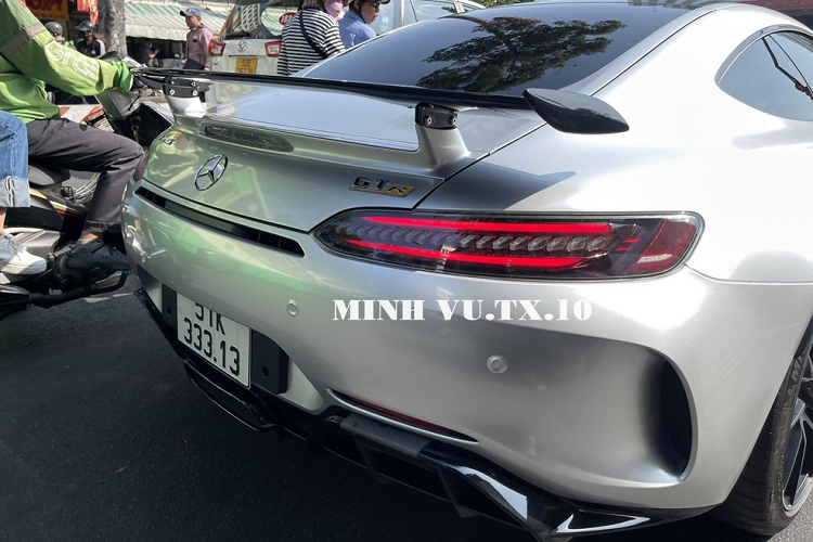 Can canh Mercedes-AMG GT R hon 11 ty bien dep nhat Viet Nam-Hinh-10