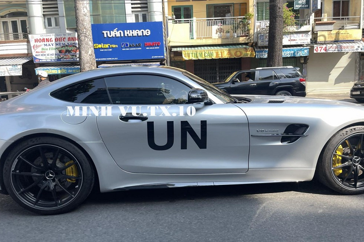 Can canh Mercedes-AMG GT R hon 11 ty bien dep nhat Viet Nam-Hinh-11