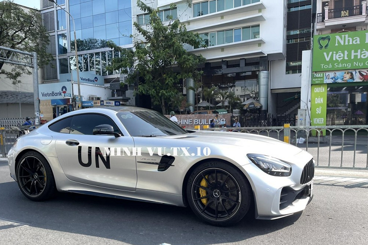 Can canh Mercedes-AMG GT R hon 11 ty bien dep nhat Viet Nam-Hinh-7