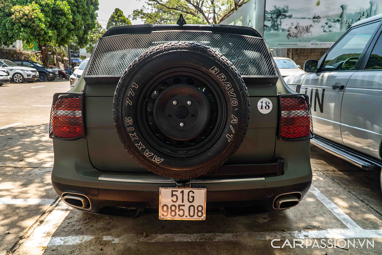 Chi tiet Porsche Cayenne do off-road cua dai gia ca phe-Hinh-8