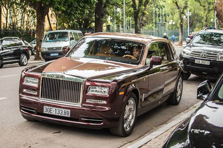 Huy dau gia lan 6 Rolls-Royce Phantom Lua thieng cua Trinh Van Quyet-Hinh-5