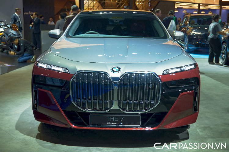 BMW i7 va 750e tu 4,83 ty dong tai Thai Lan: Dep khong cho che-Hinh-2