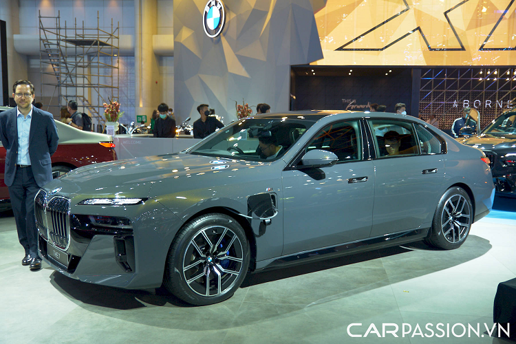 BMW i7 va 750e tu 4,83 ty dong tai Thai Lan: Dep khong cho che-Hinh-5