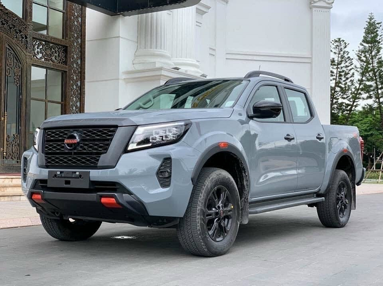 Nissan Navara tai Viet Nam dang giam gia toi 120 trieu dong-Hinh-2