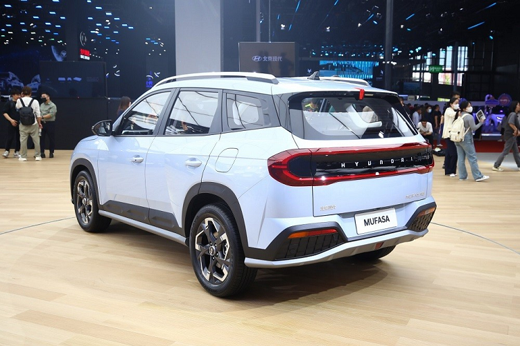 Can canh Hyundai Mufasa - SUV co C 