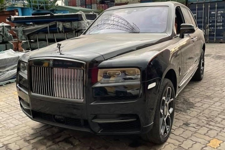 Rolls-Royce Cullinan hon 40 ty bi bo quen tai cang Hai Phong